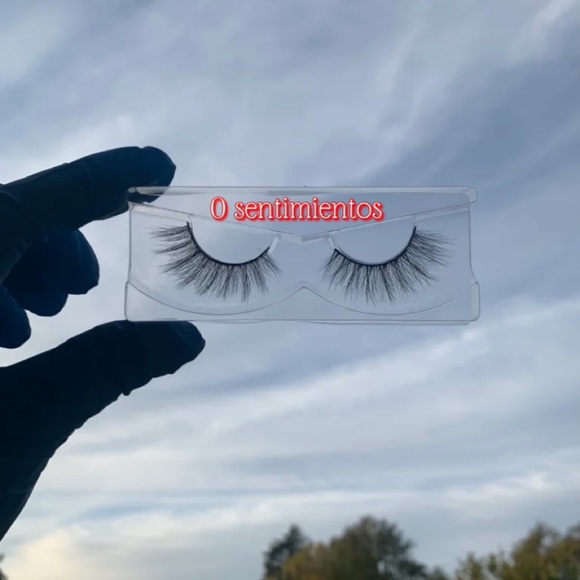 Lashes - Picture 6 of 7